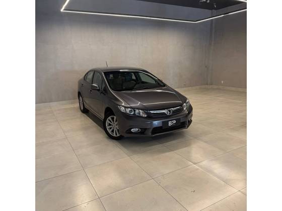 HONDA CIVIC 1.8 LXS 16V FLEX 4P AUTOMÁTICO HONDA CIVIC 1.8 LXS 16V FLEX 4P AUTOMÁTICO